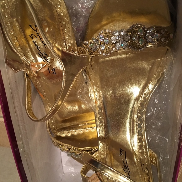 Shoes - Picture 2 of 5